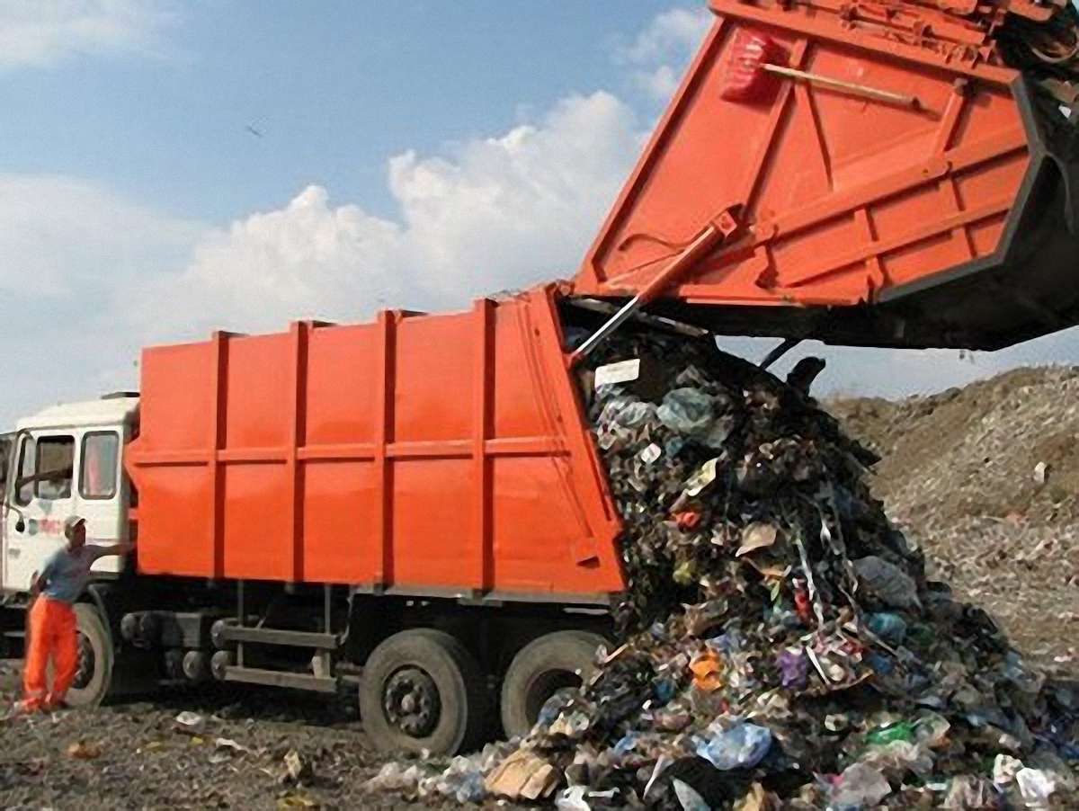 Львів не заплатив за вивіз сміття у вересні, - мер