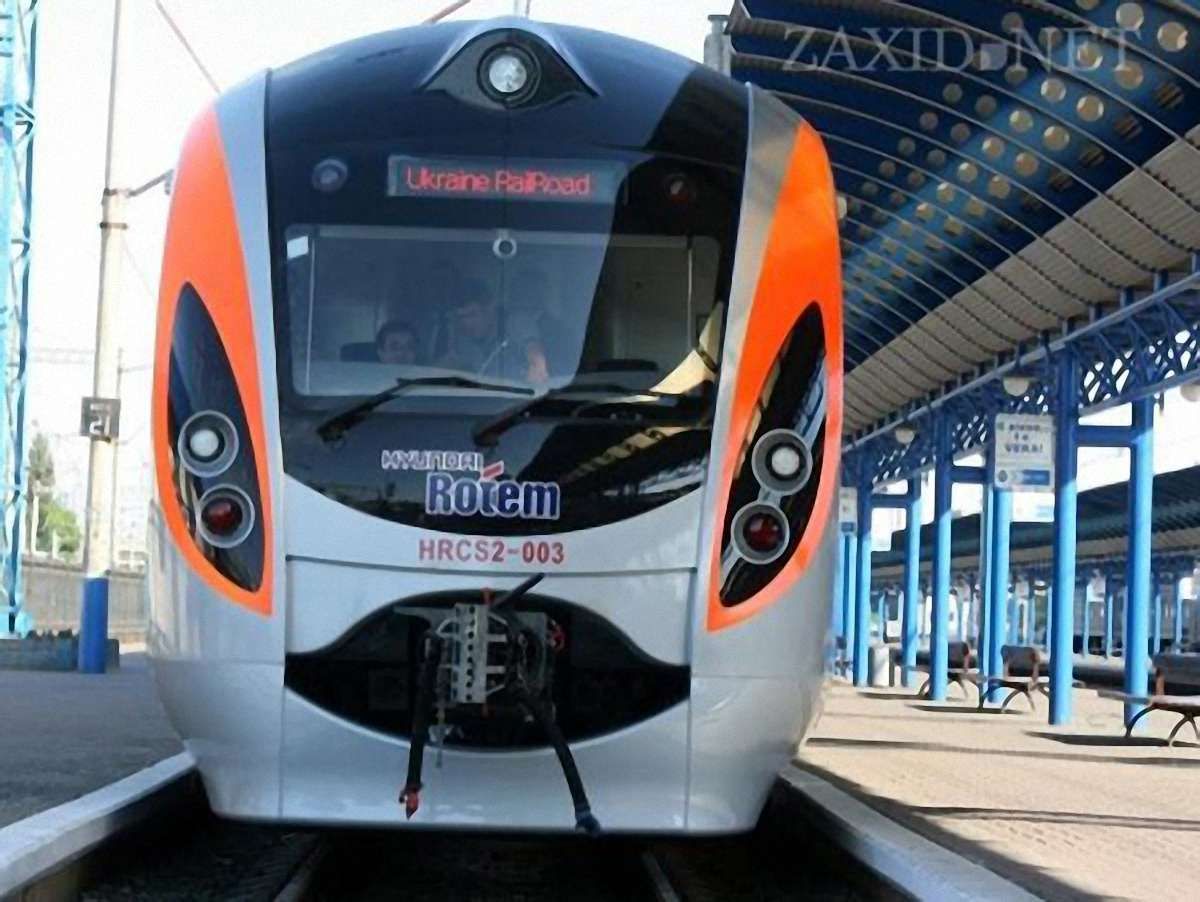 Потяг Hyundai знову зламався в дорозі