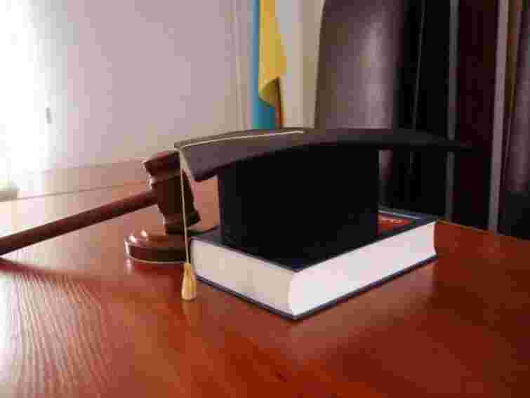 Адмінсуд Рівненщини не припинив повноваження двійників на дільницях