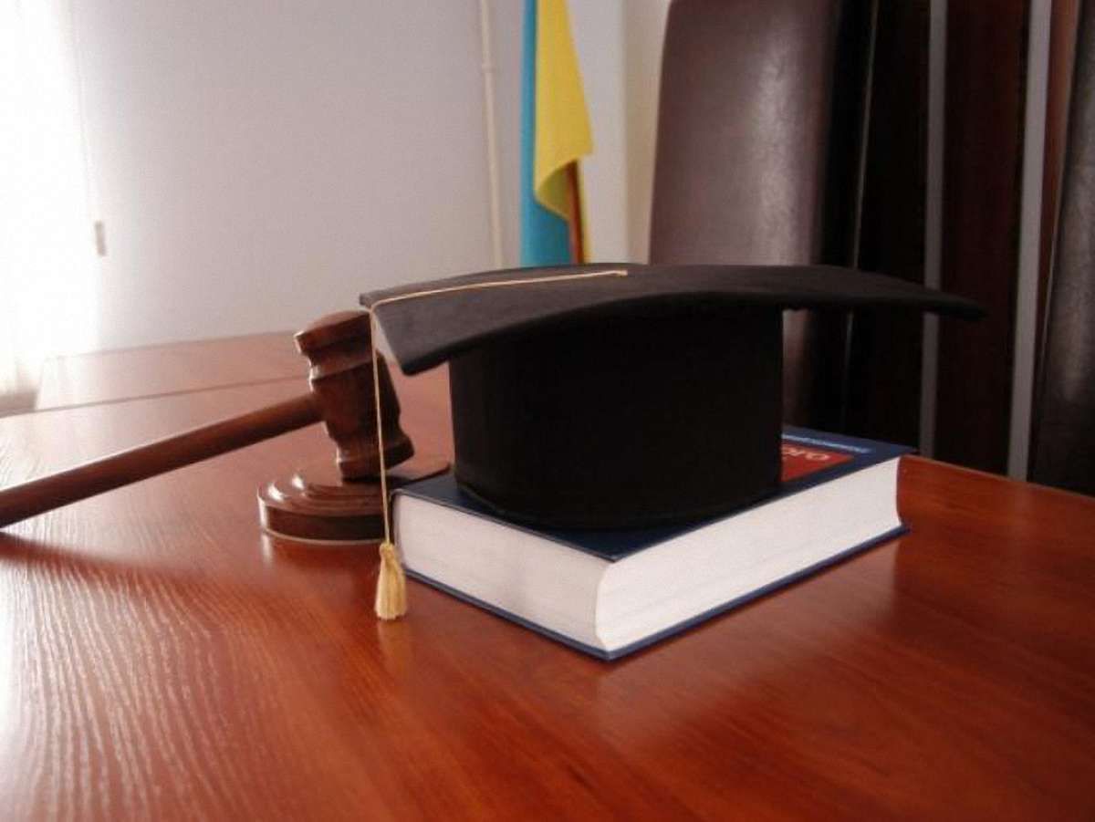 Адмінсуд Рівненщини не припинив повноваження двійників на дільницях