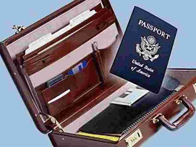 СБУ вирішуватиме, чи впускати в Україну іноземців