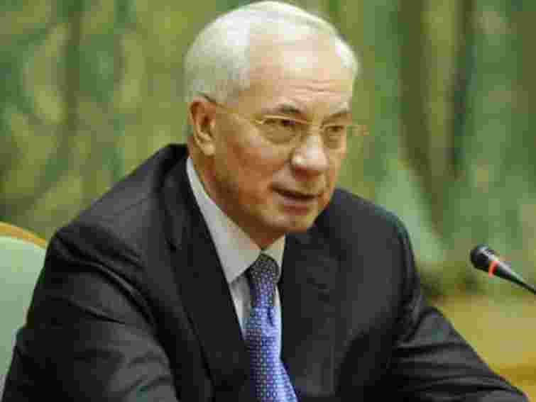 Працівники заводу засміяли розповіді Азарова про їхні зарплати