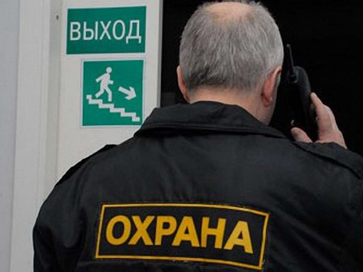 Від завтра охороні торговельних центрів дозволять носити зброю