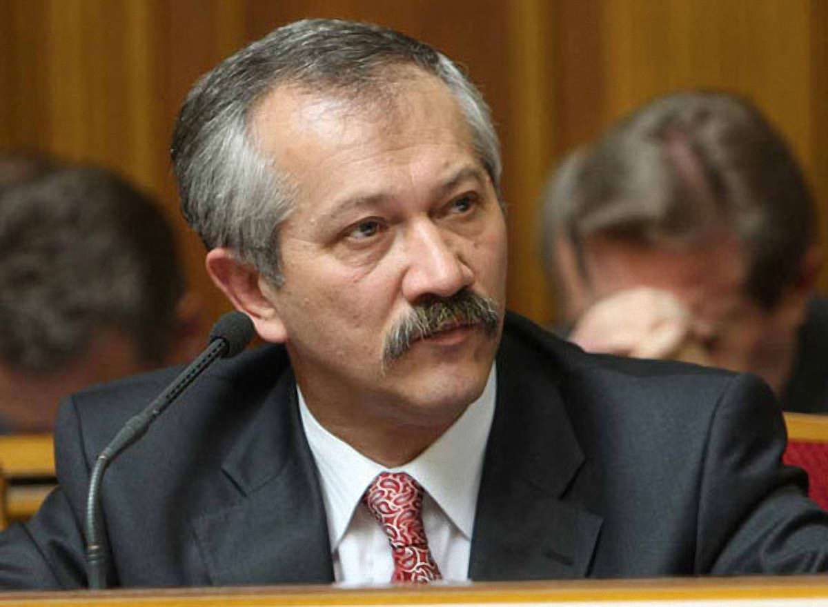 Країна сіла на голку, – Пинзеник