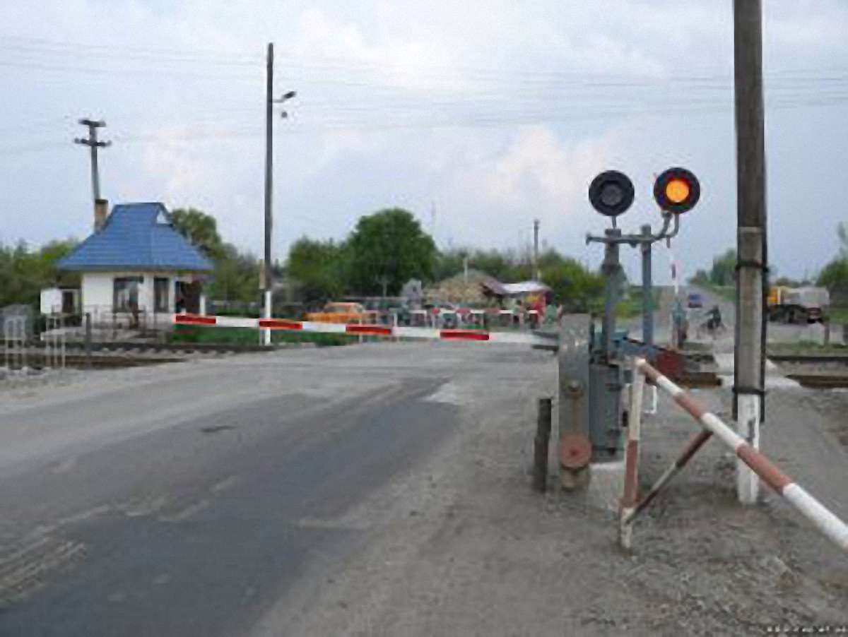 На Волині потяг зіткнувся з автобусом