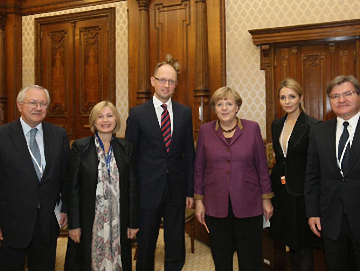 Меркель висловила підтримку опозиції і Тимошенко