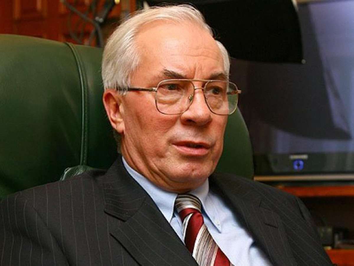 Азаров обіцяє за 5 років будувати 100 тисяч квартир щорічно