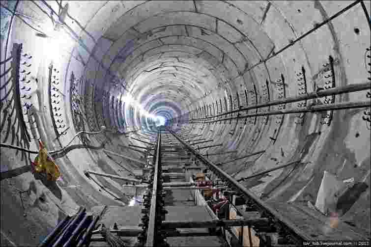 У Києві на будівництві станції метро загинув робітник