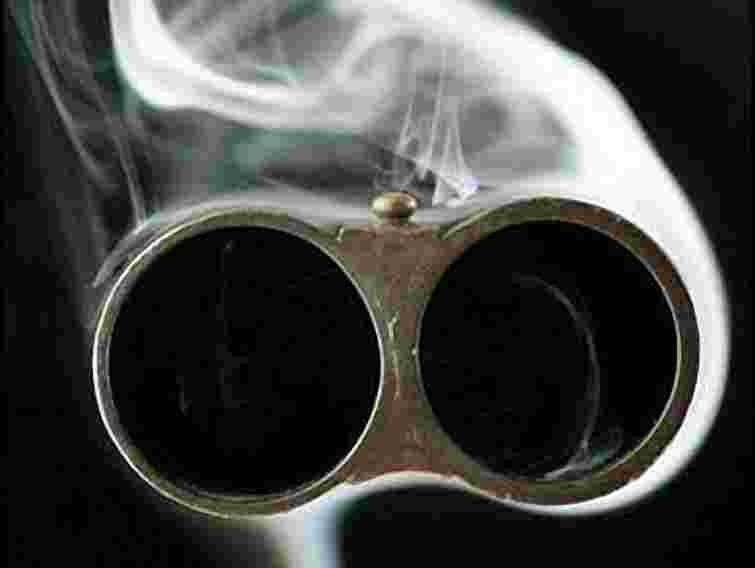 Браконьєр на полюванні підстрелив товариша