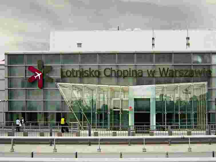 Через сильний туман у Польщі другий день скасовують авіарейси