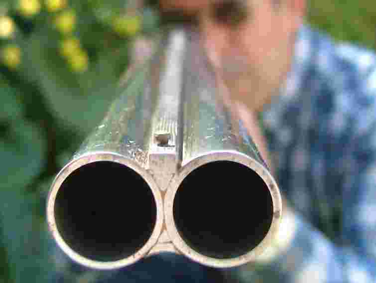 У Рівному ревнивець застрелився з рушниці