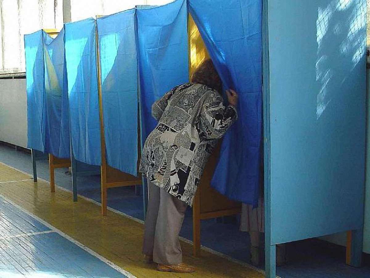 У КВУ запевняють, що в комісіях нема «брудних фальсифікаторів»