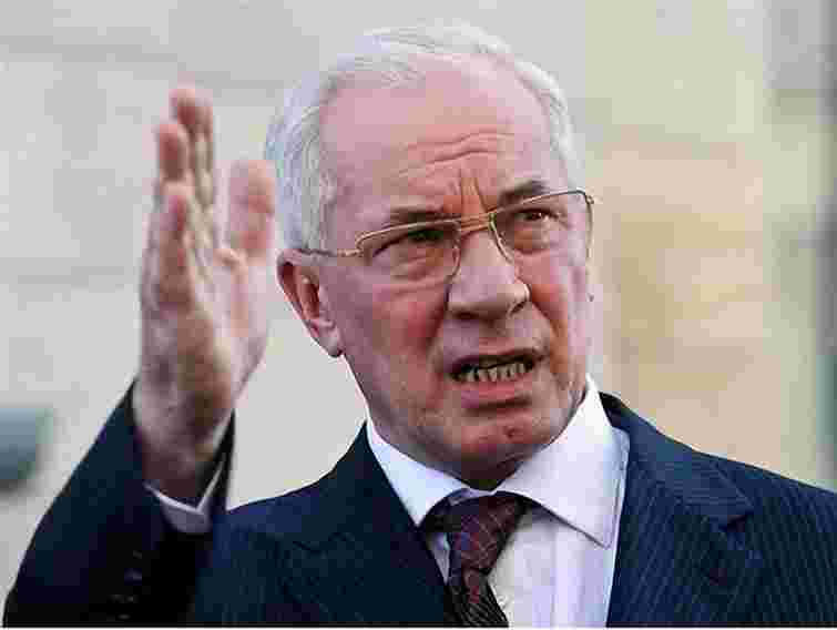 Азаров обіцяє зростання ВВП