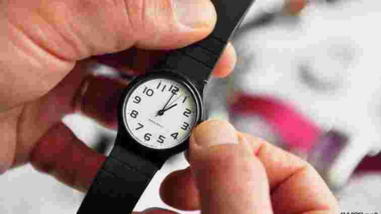 У день виборів Україна переведе годинники на годину назад