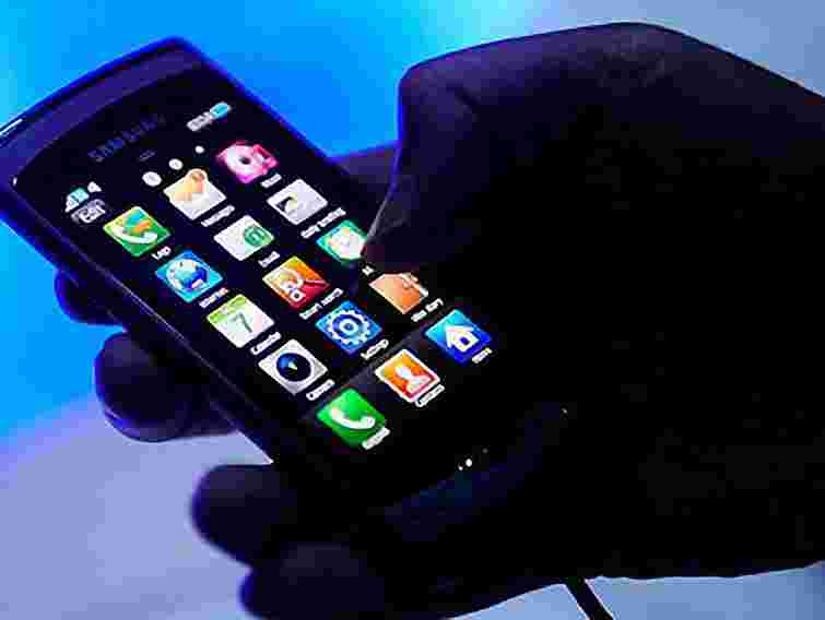 Держава хоче боротися із безкоштовними розмовами по мобільному