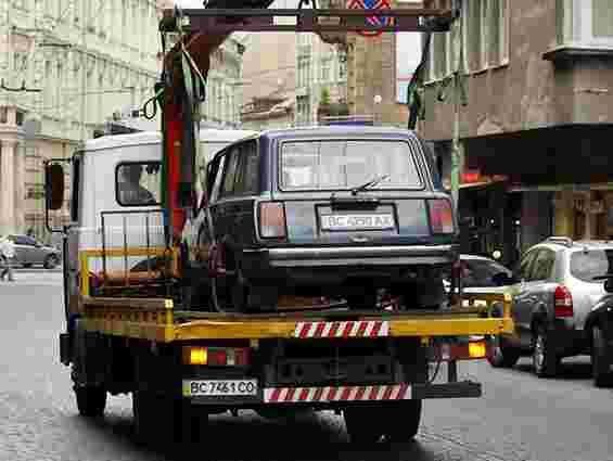 У Львові в жовтні евакуатори забрали понад 300 автівок