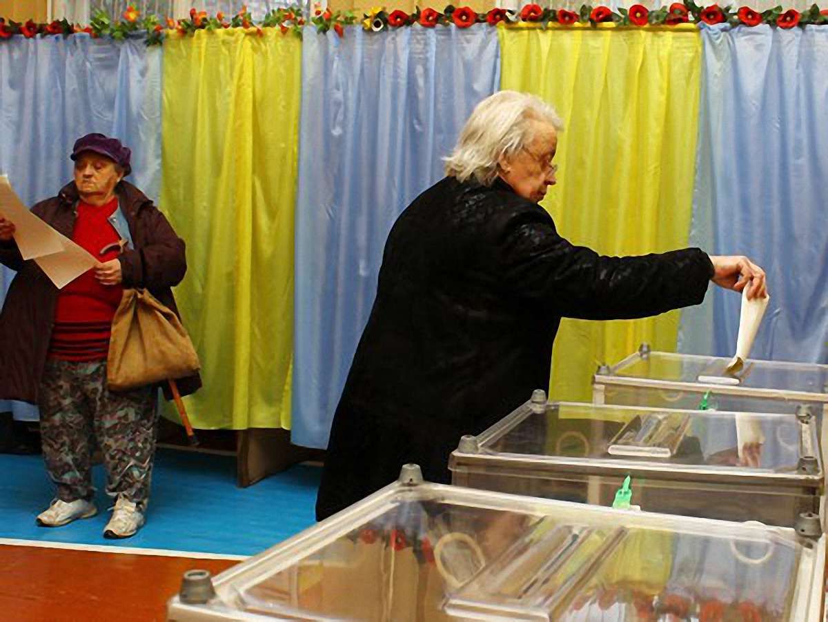 На Львівщині видають бюлетені без пред'явлення паспортів, - спостерігачі