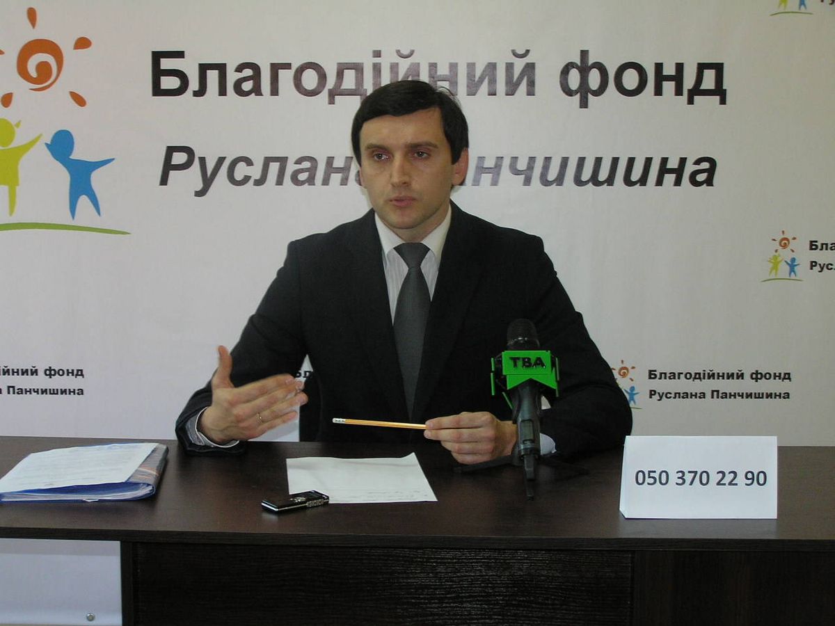 У Хотині міліція опечатала штаб кандидата в депутати