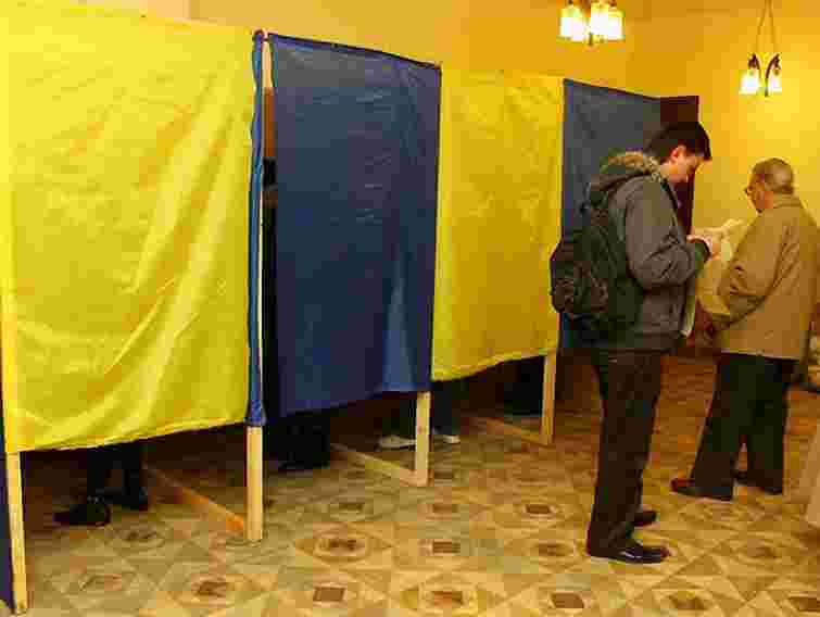 На Рівненщині на дільниці "підкуповують" алкоголем