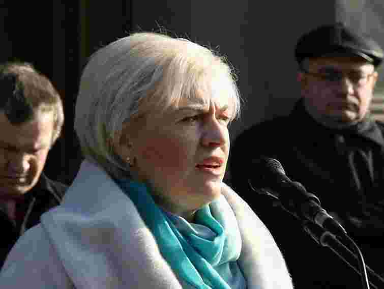 У Львові на ДВК – «журналісти» з печатками партії влади?