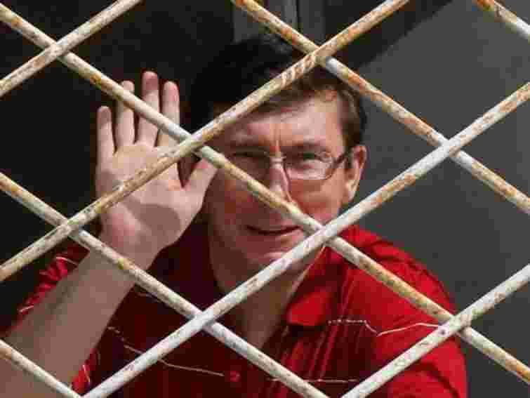 Луценко одним з перших проголосував у Менській колонії