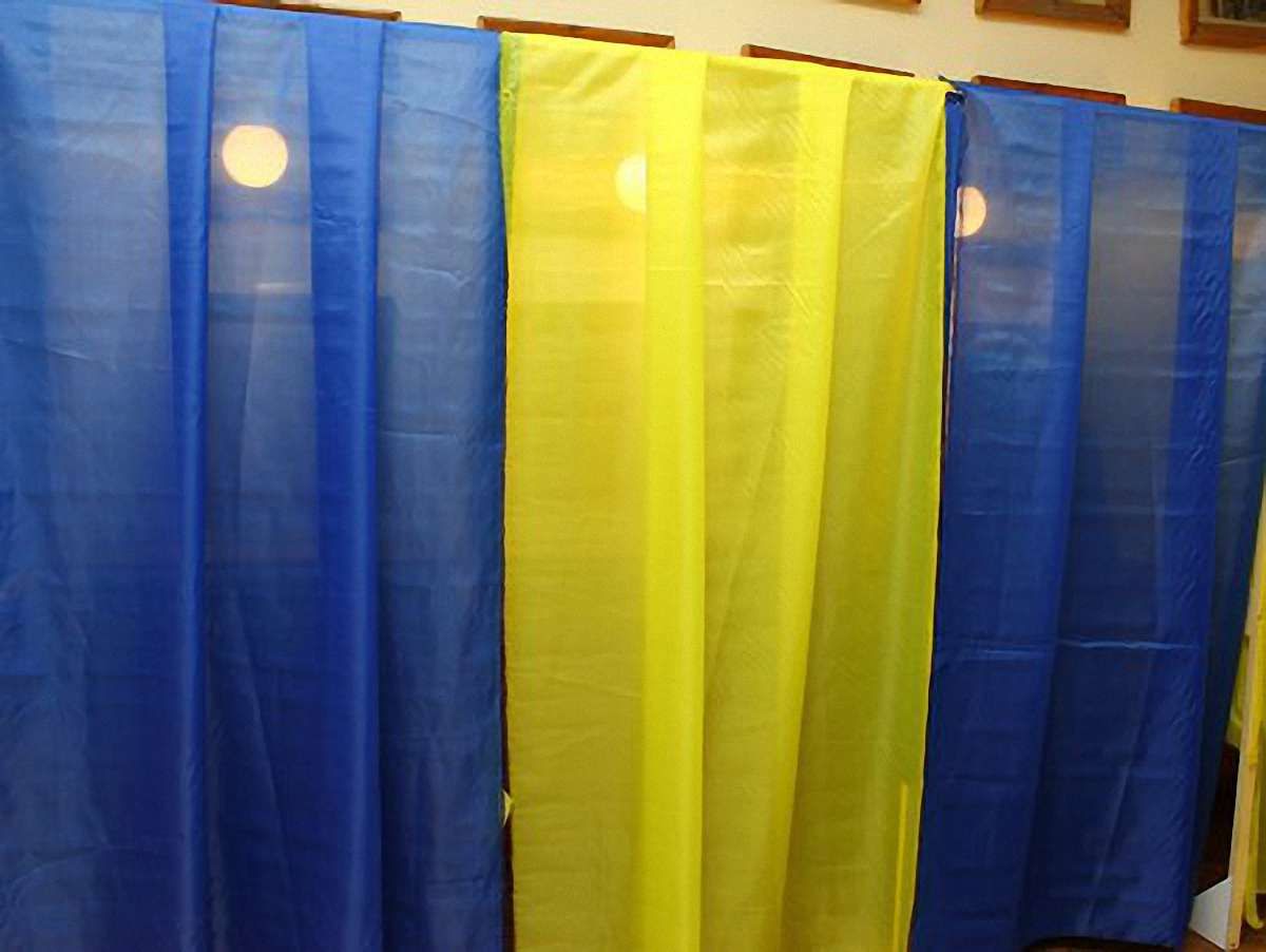 Четверта смерть на виборах: на Франківщині на дільниці помер виборець