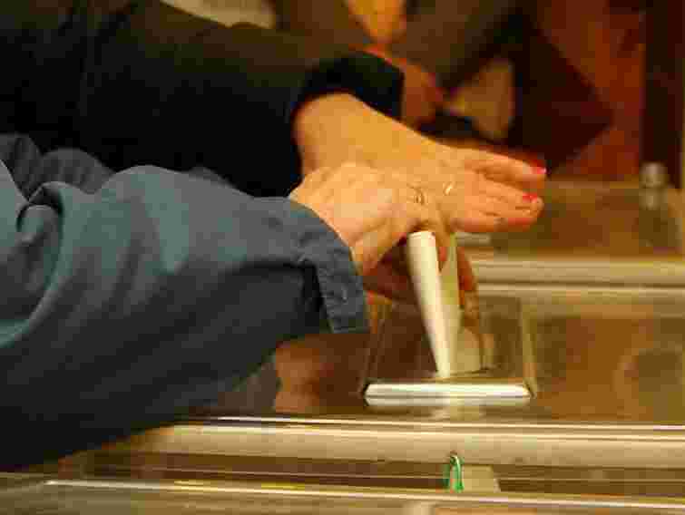 Понад 54% українців вже проголосували