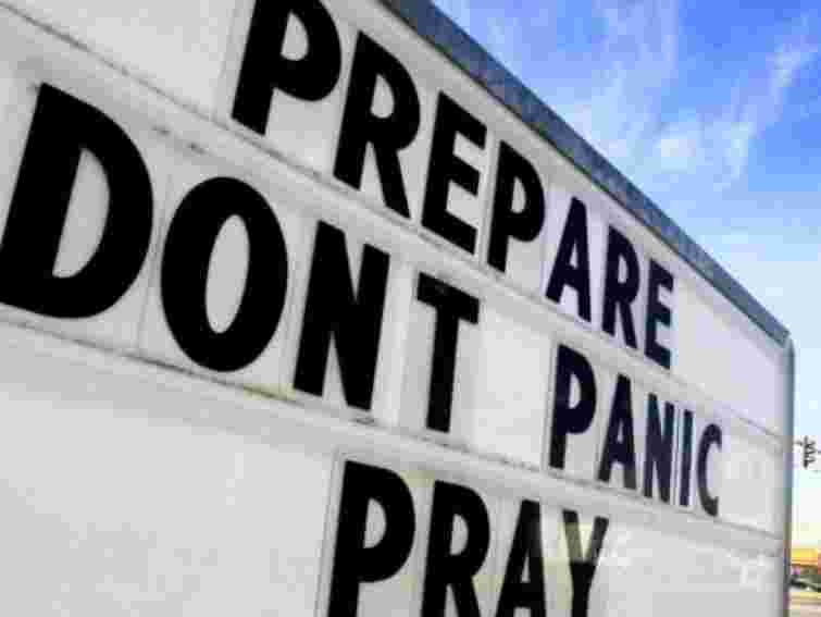 На сході США готуються до урагану: евакуйовано сотні тисяч людей
