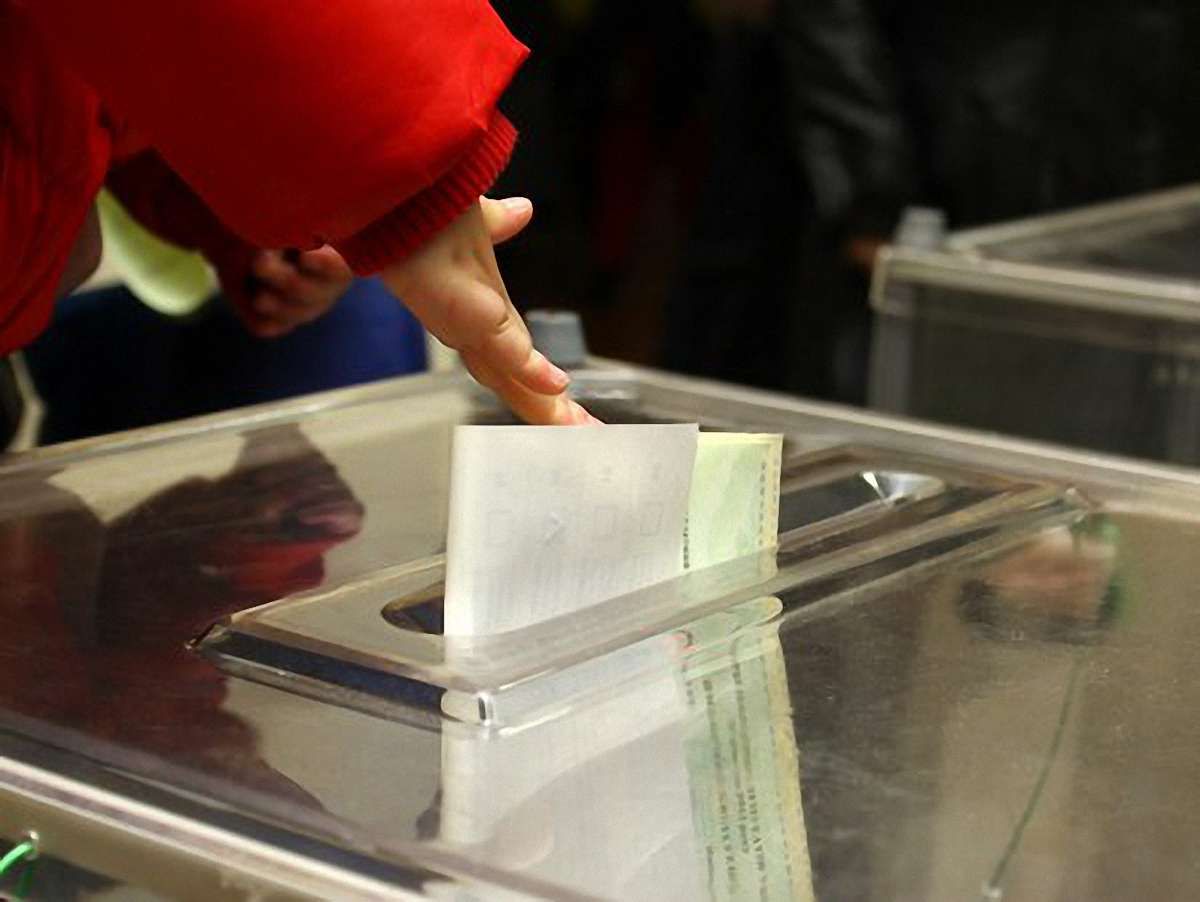 Опрацьовано 40,11% протоколів: Партія регіонів - 35,61%, "Батьківщина" - 21,56%