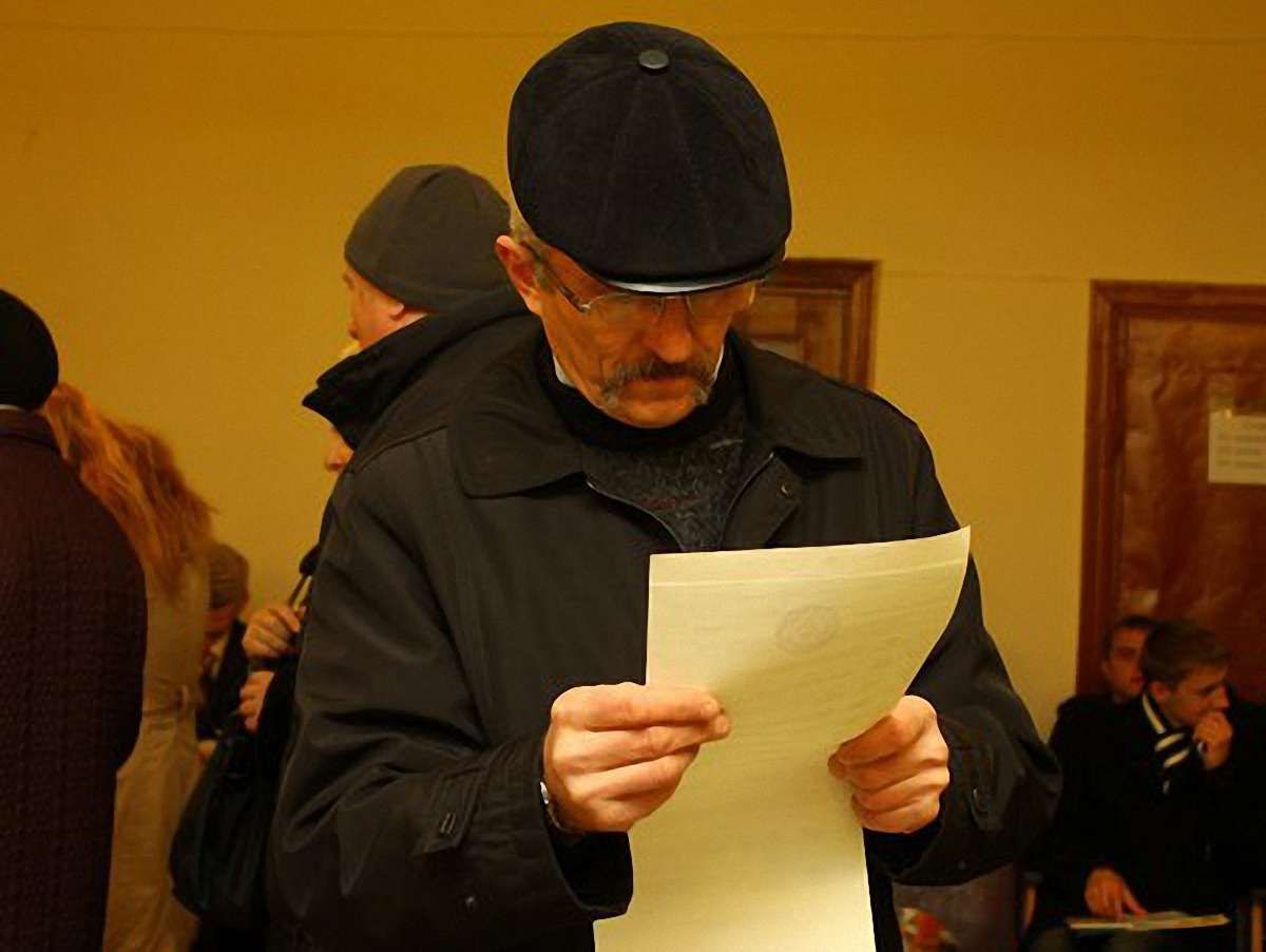 Опрацьовано 42,77% протоколів: скорочується розрив між ПР та "Батьківщиною"