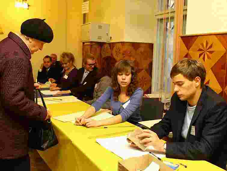 Перед виборами в Україні замінили 80% голів ОВК, – експерт