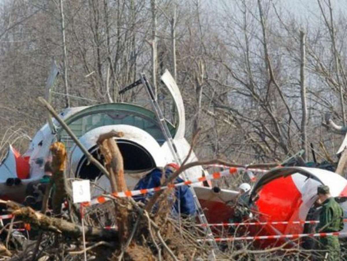 В уламках літака, що розбився під Смоленськом, знайшли тротил, - ЗМІ 