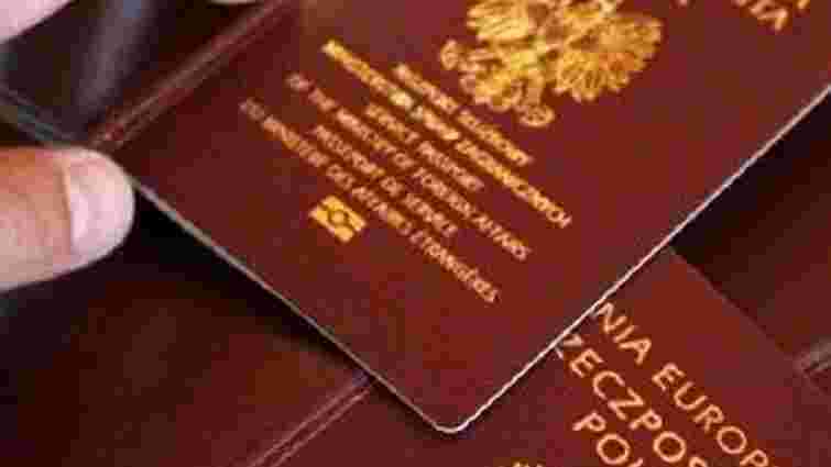 Затримали чоловіка, який продавав українцям польські паспорти 