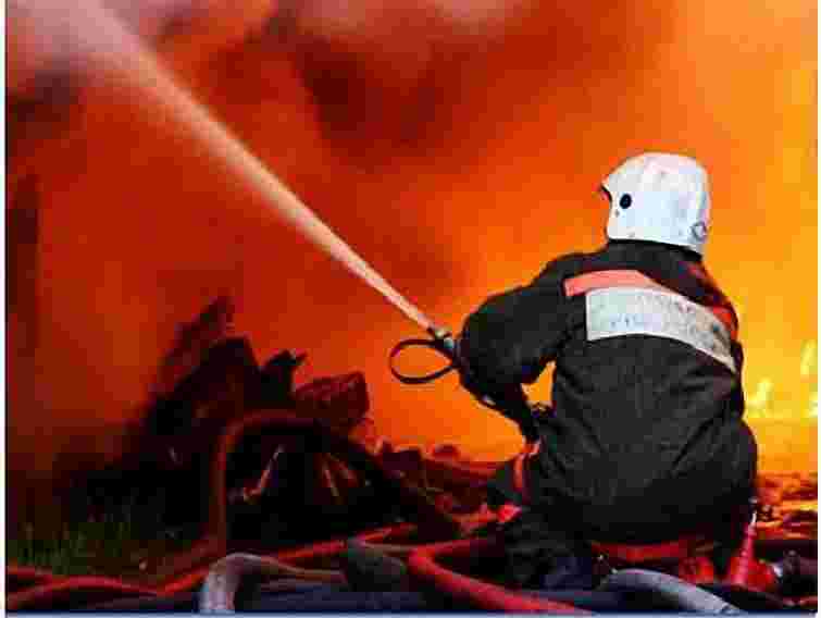 На Львівщині горіли комбайн та автомобіль