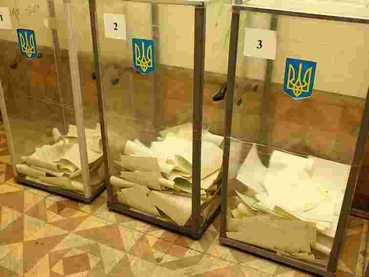 На Вінниччині члени ОВК зіпсували бюлетені за опозиціонера, - Батьківщина