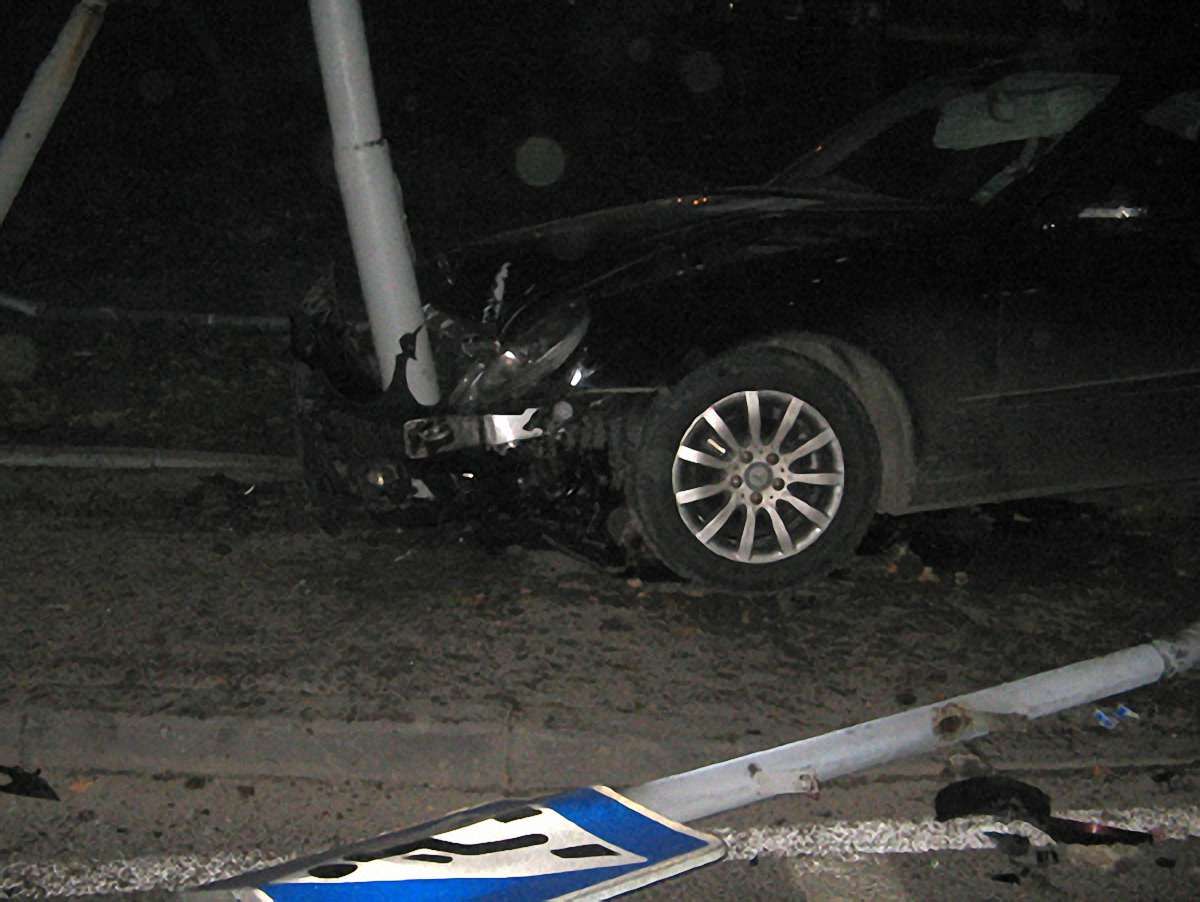 У Львові водій легковика на тротуарі збив пішохода