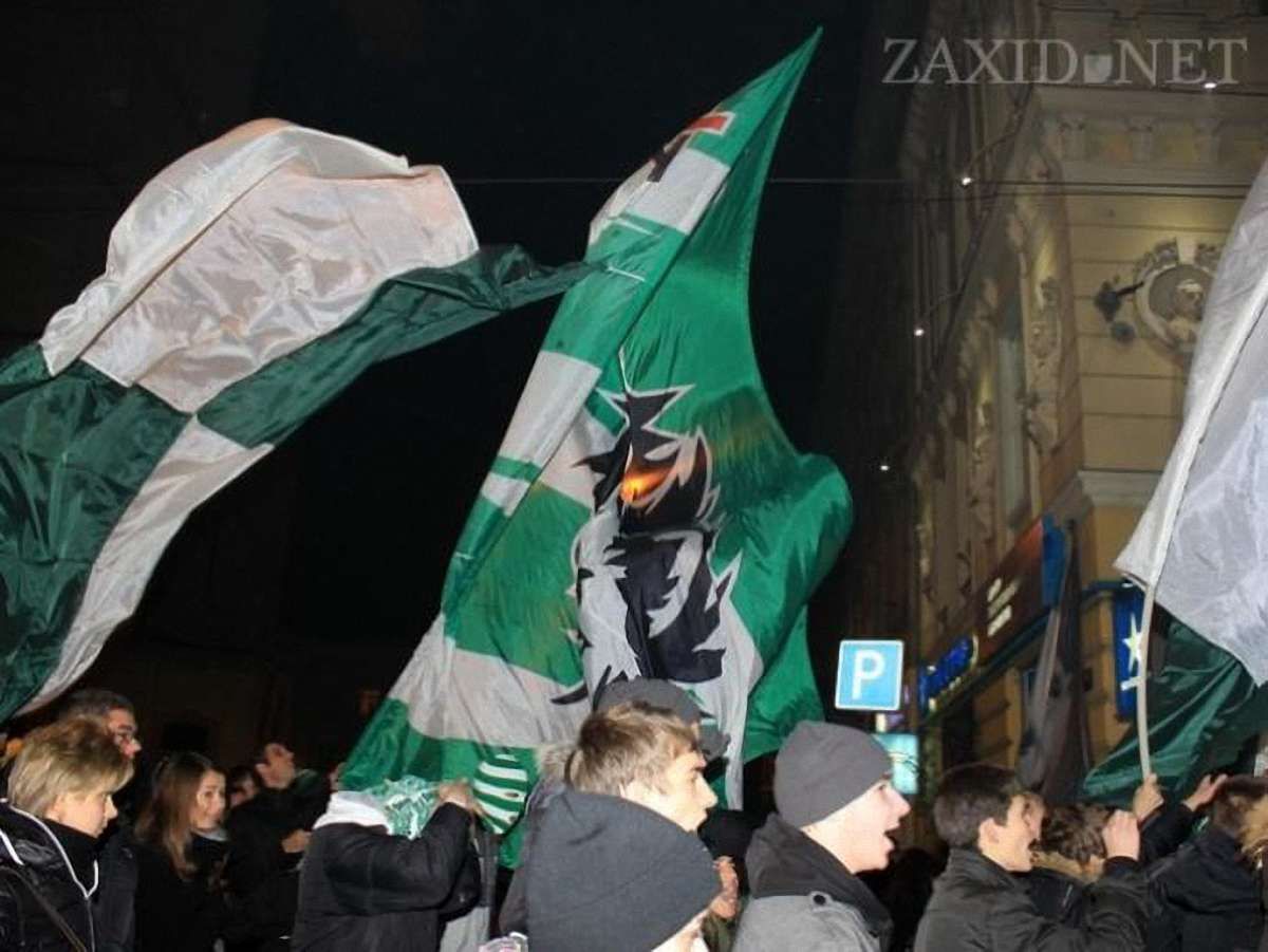 Вчора у Львові затримали 6 неповнолітніх з піротехнікою