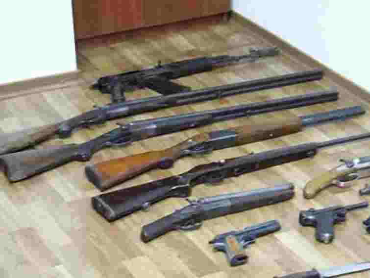 В Україні стартував місячник добровільної здачі зброї