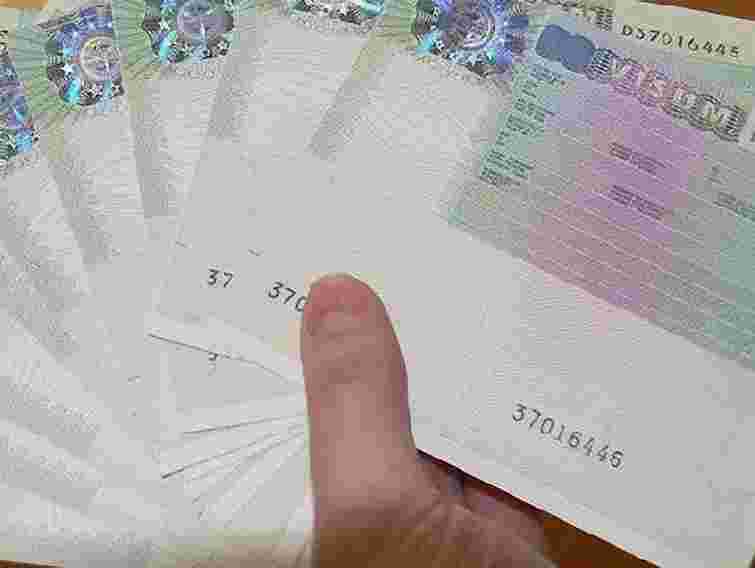 Для поїздок до Хорватії українцям знову потрібна віза