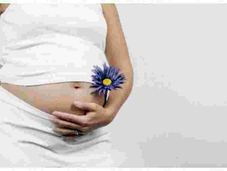 Президент ветував обмеження віку жінок при штучному заплідненні