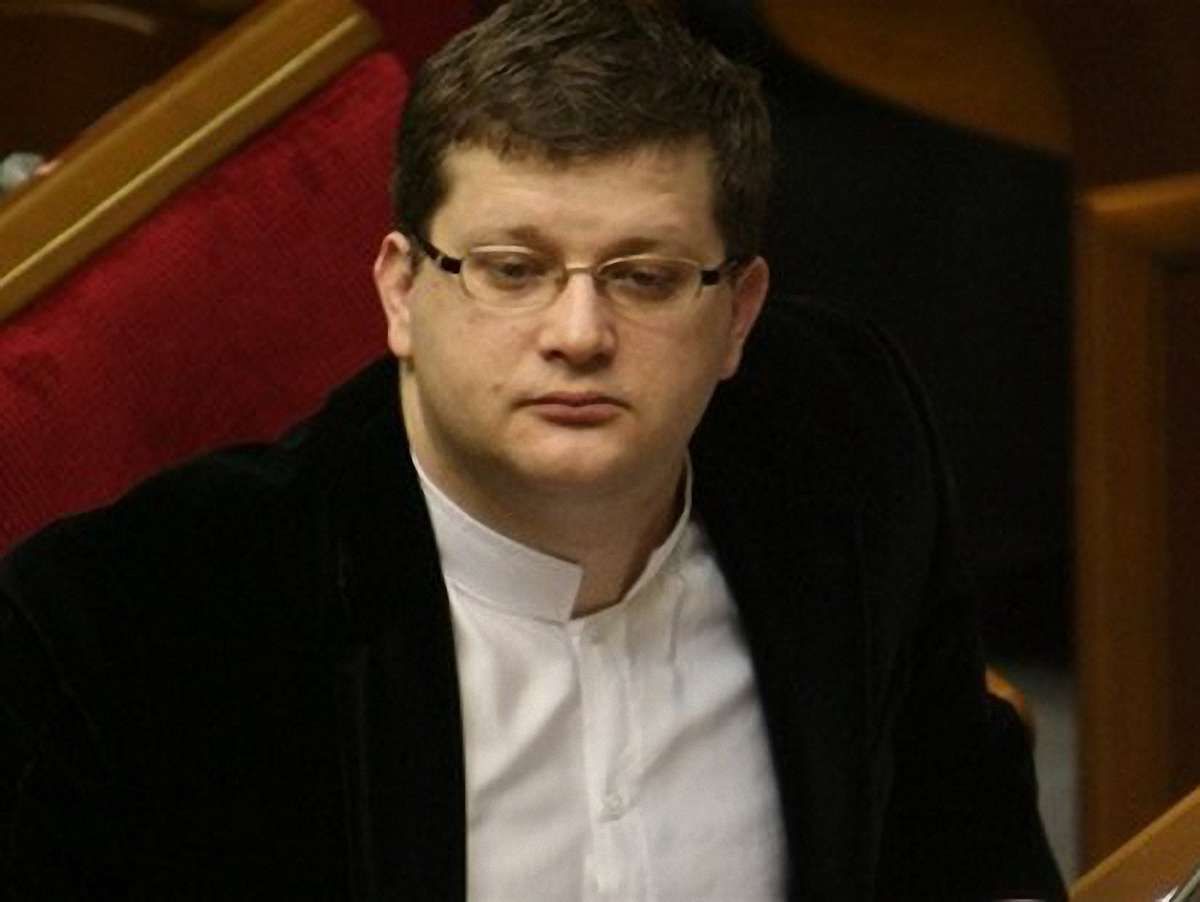 Нова ВР буде нелегітимною, якщо присягу приймуть менше 300 депутатів, - нардеп