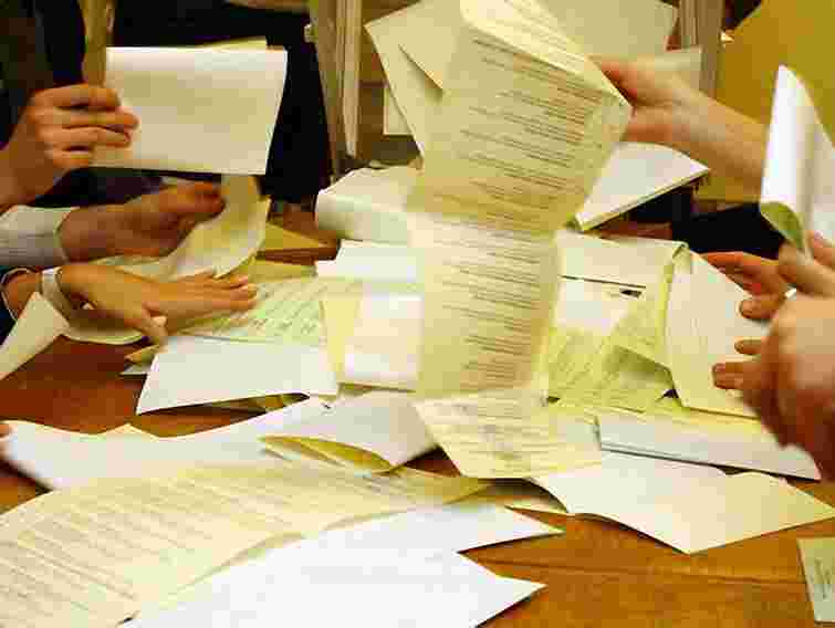 Остаточний результат виборів гальмують дві ОВК