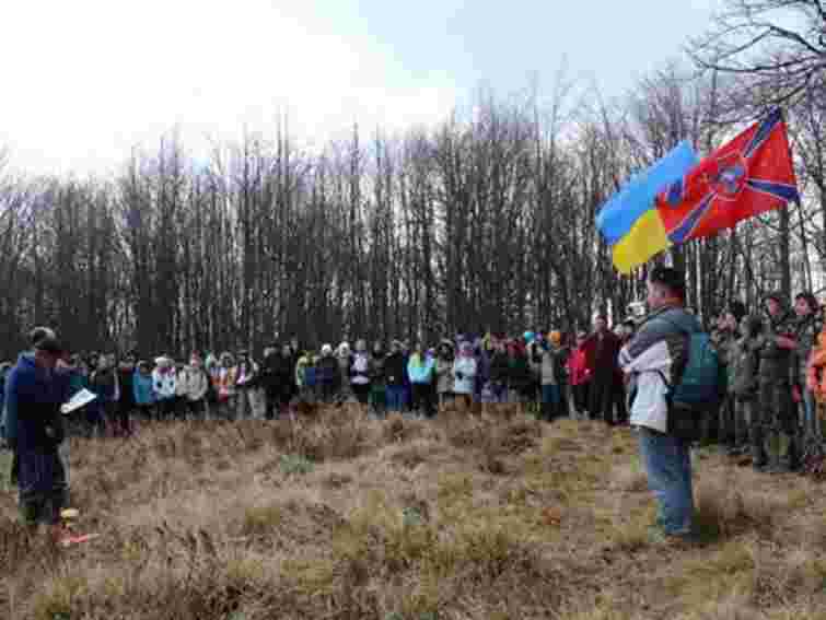 У Карпатах відбулося масове сходження на гору Пікуй