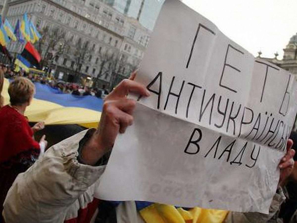 Опозиціонери закликають мітингуючих втримати майдан біля ЦВК