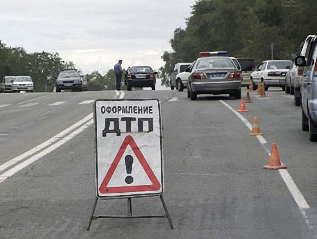 На Львівщині водій автобуса збив на смерть пішохода