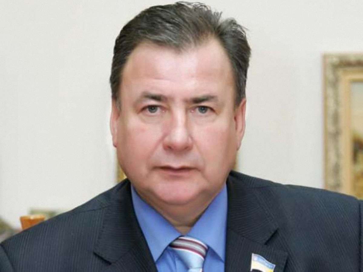 Три депутати залишать Рівненську облраду заради ВРУ