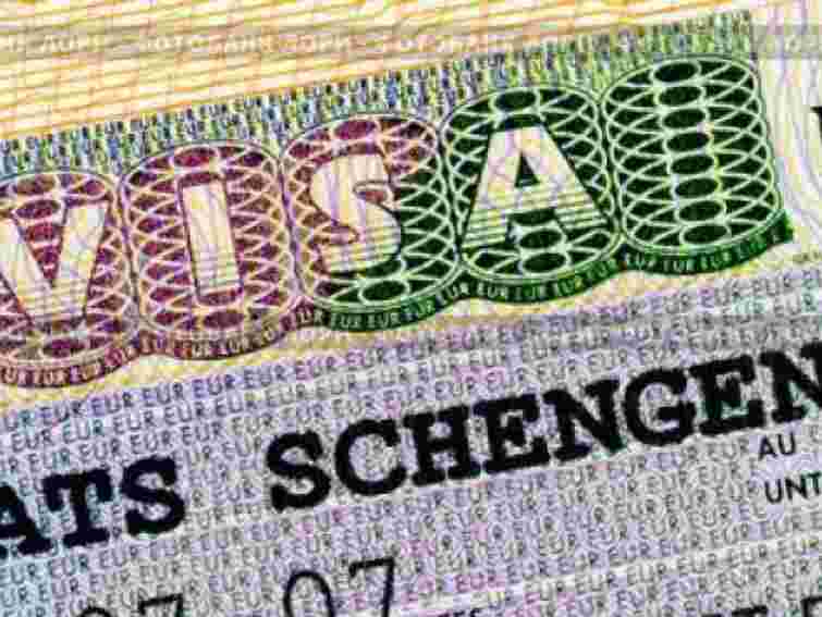 Росіяни, українці й китайці лідирують в отриманні шенгенських віз