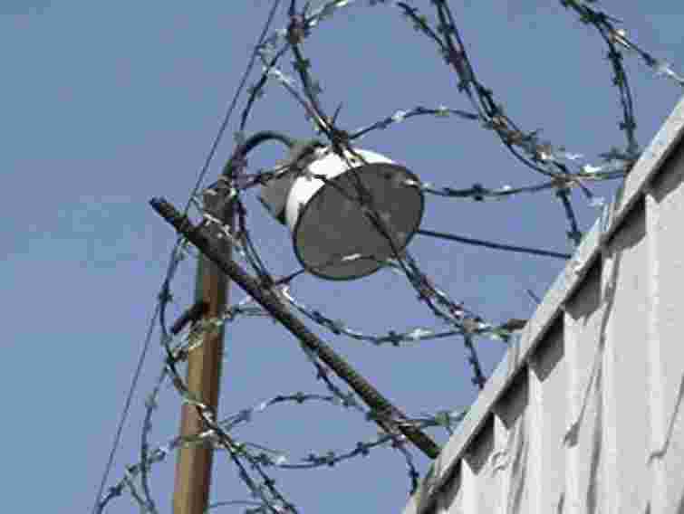 На Рівненщині у колонії начальник відділення продавав наркотики