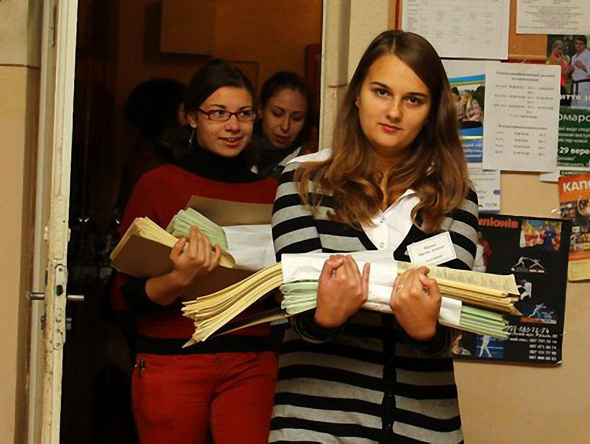 Молодь була активною на виборах тільки у Західній Україні, - соціологи