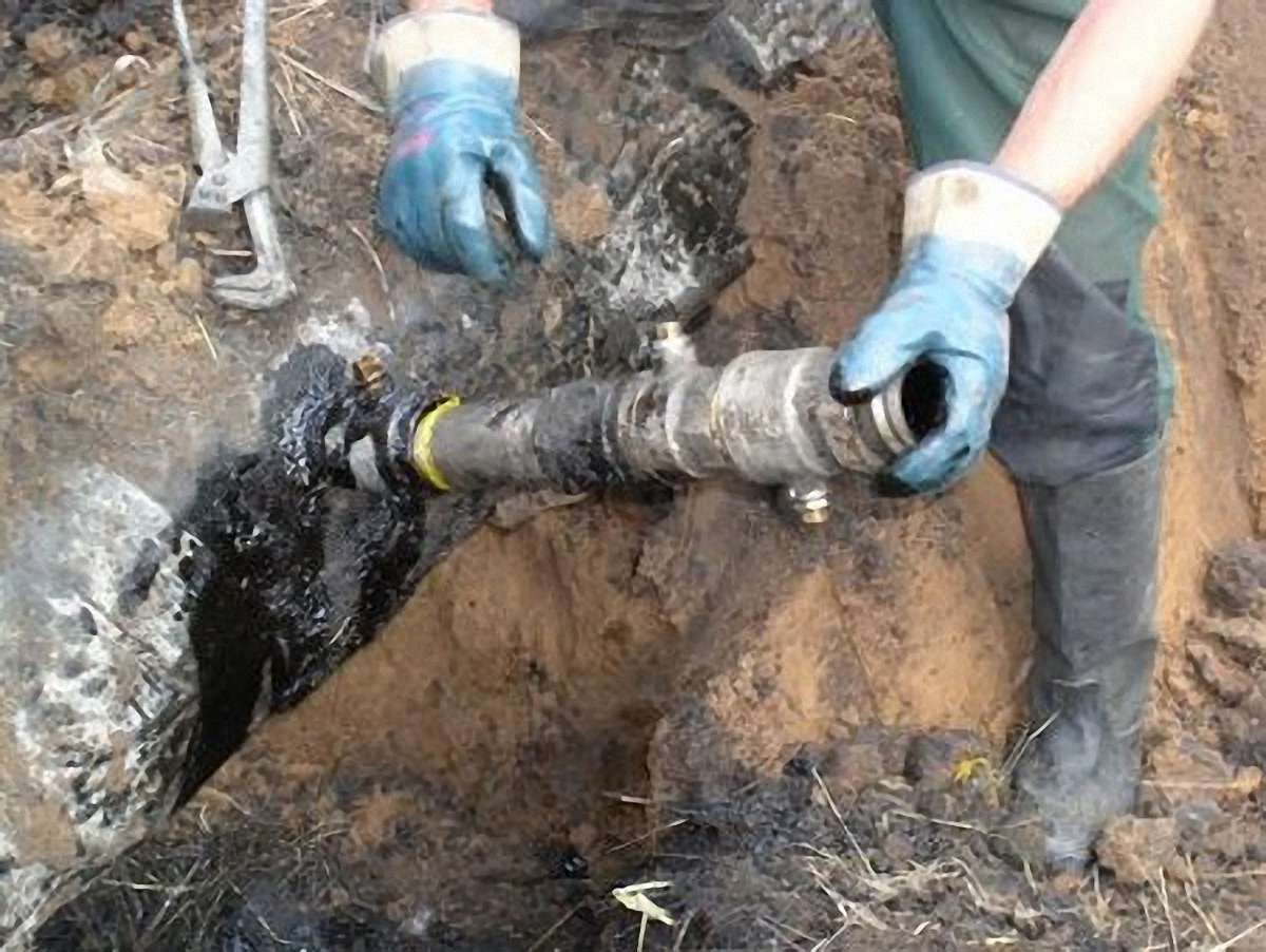 На Львівщині знешкодили банду, яка крала нафту з трубопроводів